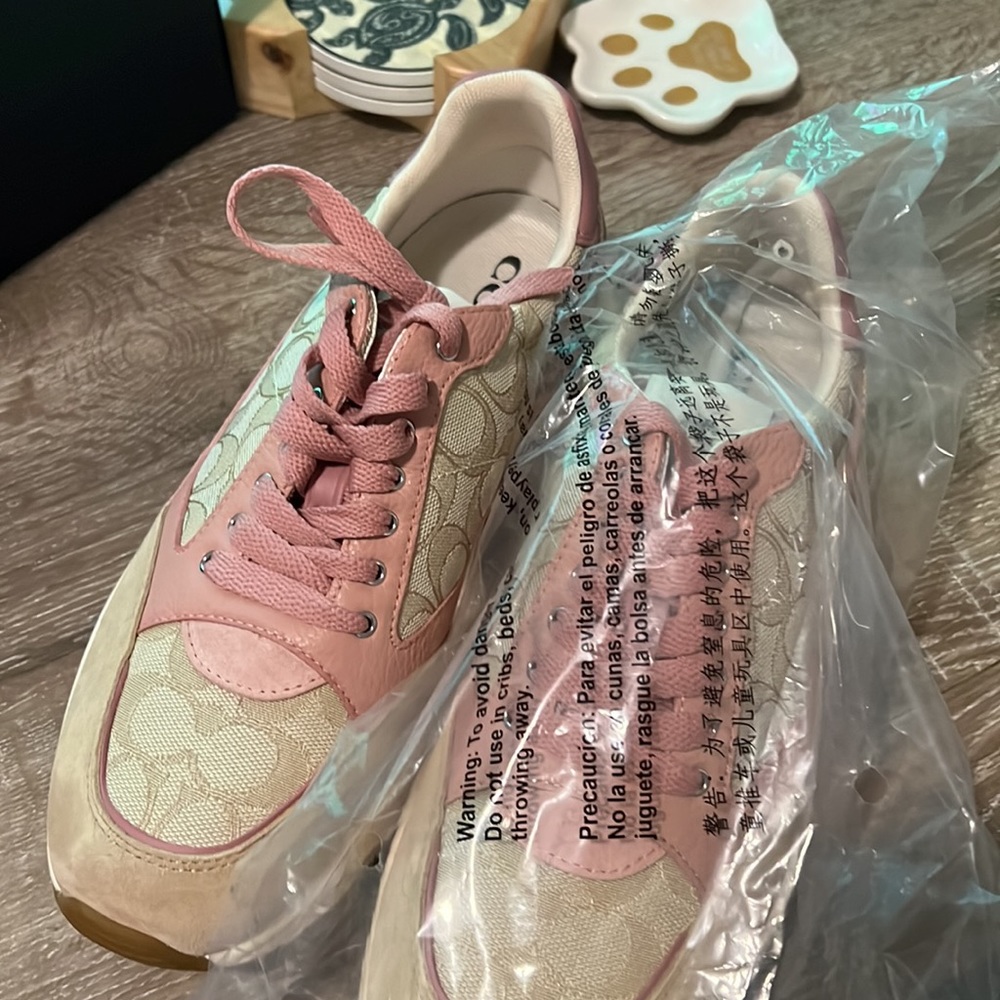 New Coach sneakers - Picture 2 of 3